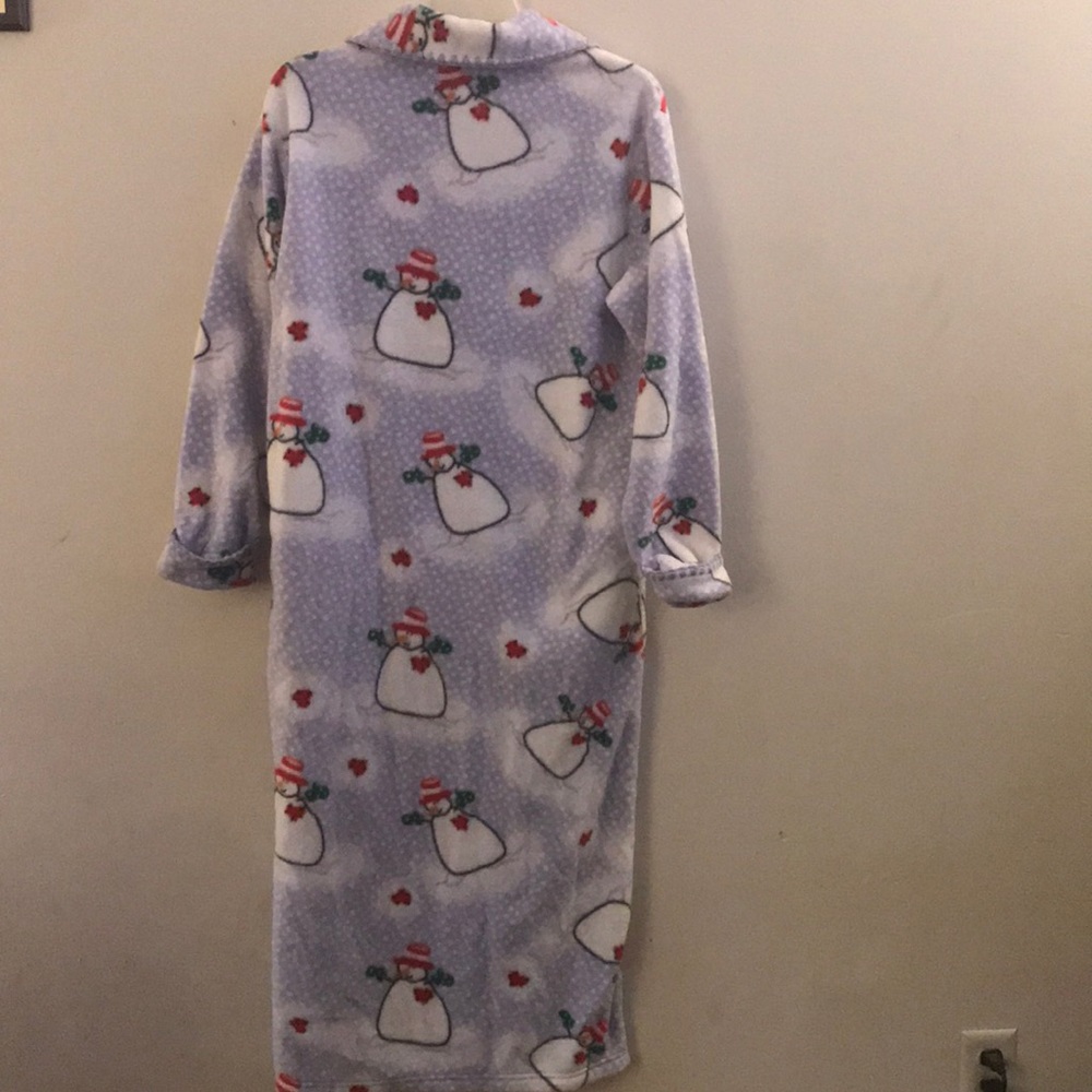 Robe - Picture 3 of 4